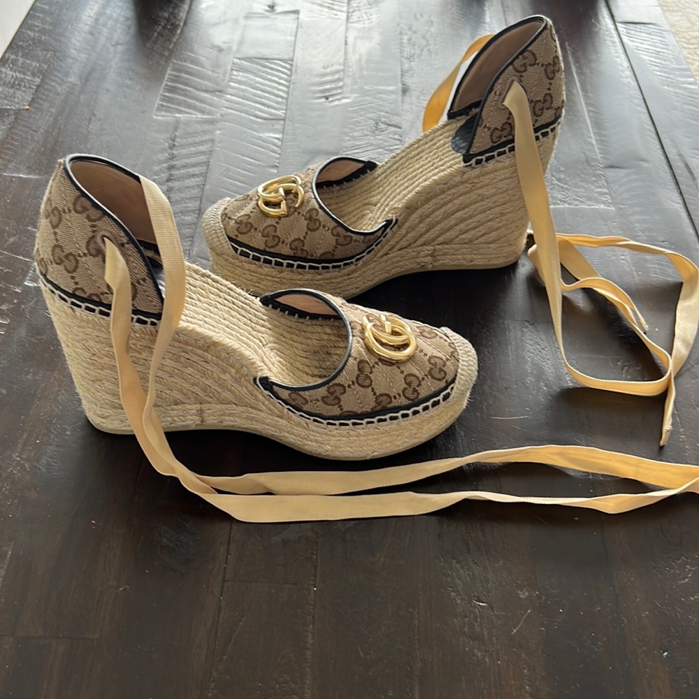 Gucci GG Matelasse Platform Espadrille Shoes Size 39